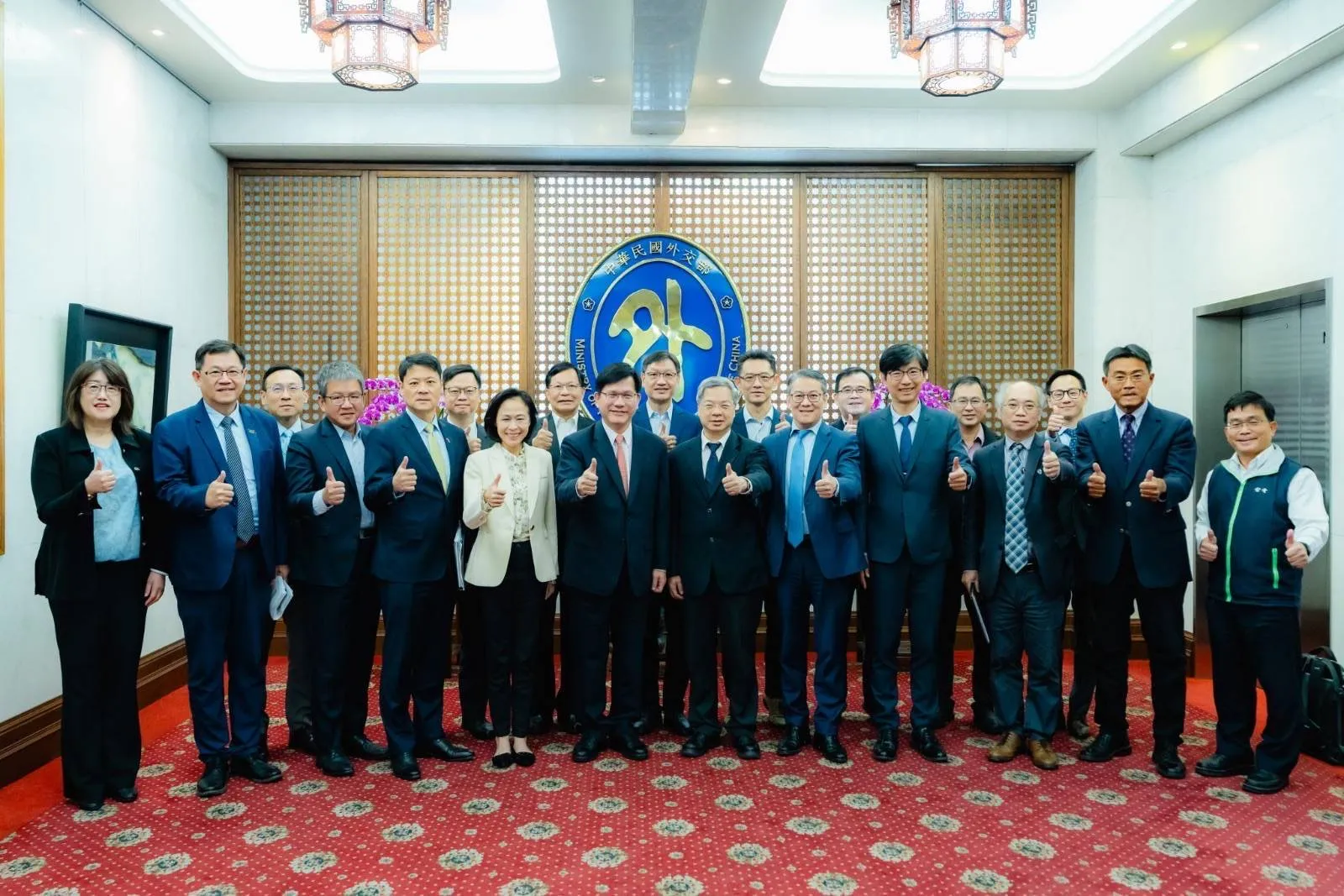 外交部與經濟部攜手共同推動經濟外交，實現賴總統「經濟日不落國」願景