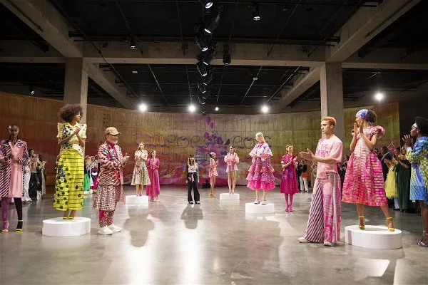 Less than three years after the brand’s launch, Claudia Wang was invited by the Tate Modern in London to unveil her Spring/Summer 2024 collection at the exhibition space The Tanks.