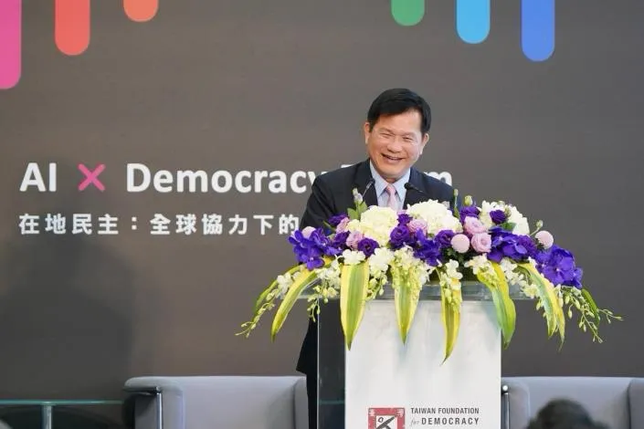  FM Lin attends local democracy forum