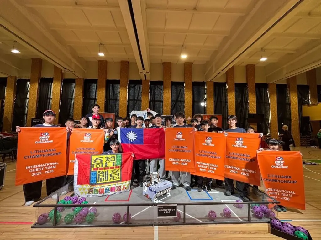 台灣機器人團隊再訪立陶宛參賽　深化青年科技交流